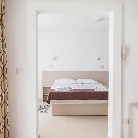 Hotel Carmen 3*